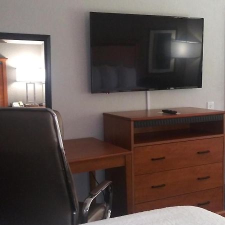 Surestay Plus Hotel By Best Western Clearwater Central Esterno foto