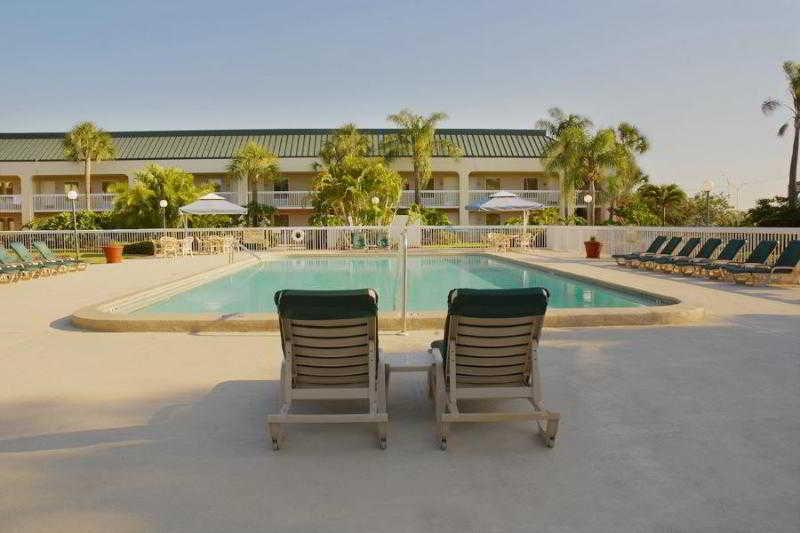 Surestay Plus Hotel By Best Western Clearwater Central Esterno foto