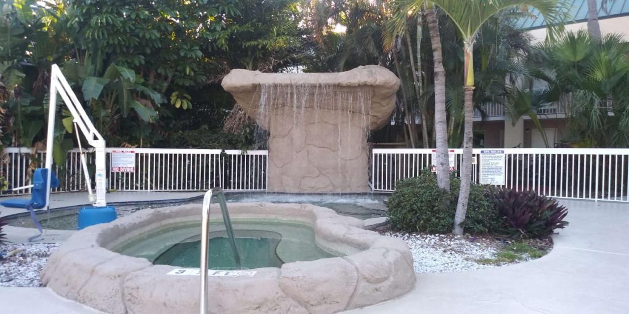 Surestay Plus Hotel By Best Western Clearwater Central Esterno foto
