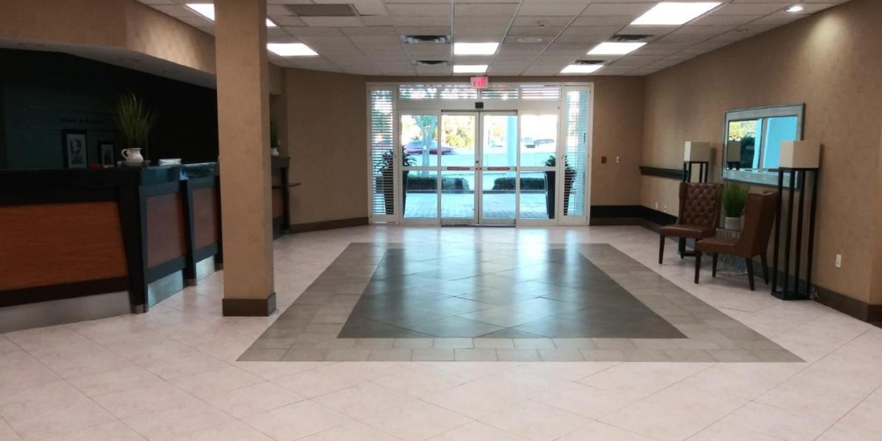 Surestay Plus Hotel By Best Western Clearwater Central Esterno foto
